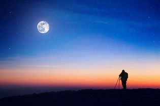 Photographing full moon