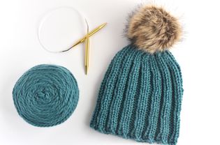 Hot to Knit a Beanie In the Round With Bulky Yarn