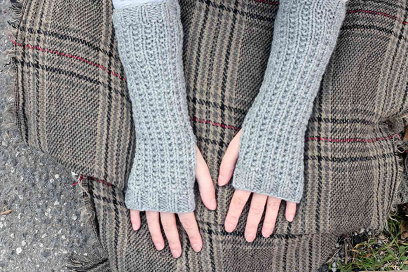 Outlander-Inspired Fingerless Mittens Pattern